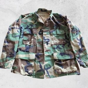 US Military Field Jacket Woodland Camo Small Short Button Front Utility M81